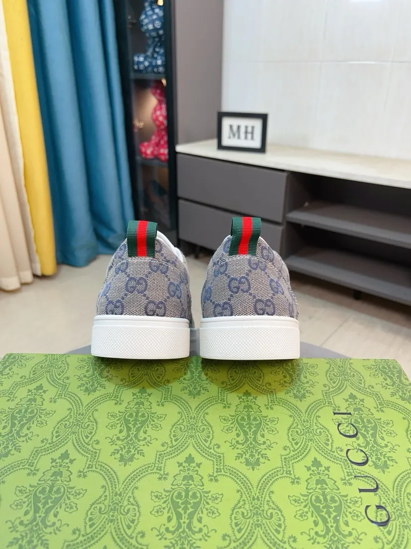 Men's shoes 💰400🌸🌸[GUCCI] Gucci's new spring and summer slip-on loafers with cartoon characters, Fendi F's low-top trendy men's shoes, 😈The upper is made of Italian 🇮🇹 imported sheep suede with Lafayette embroidered leather, full pigskin lining, original rubber non-slip outsole! The style is high-profile and elegant, and the upper is versatile and fashionable. 🇱🇾🇱🇾A large number of ready-made and reposted pictures will be sold! 38-44,